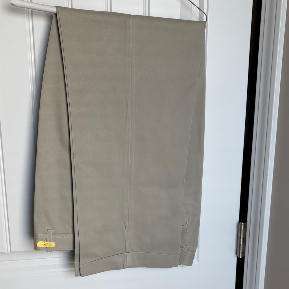 J. Crew Men's Khaki Essential Chinos With Cuff 36/32